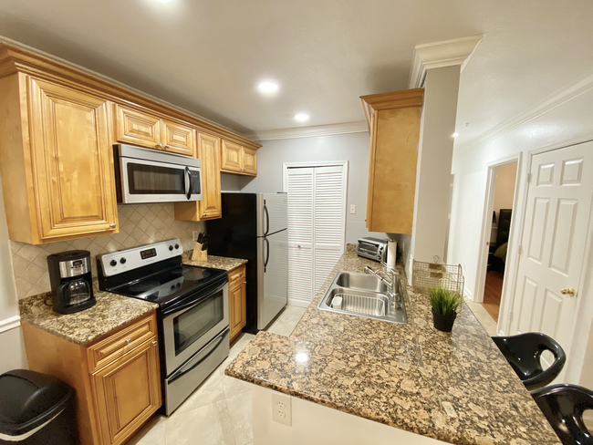 Fully functional kitchen - 4312 S Kirkman Rd