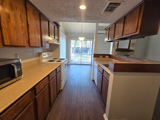 Building Photo - 1713 Cinnamon Path
