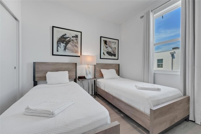 Building Photo - 395 Famagusta Dr