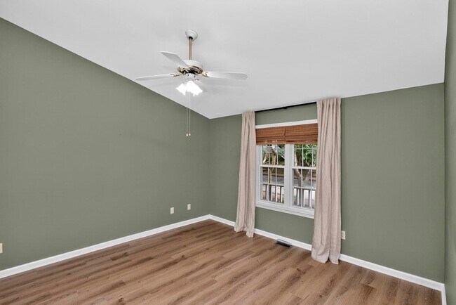 Building Photo - 137 Pepper Ridge Cir