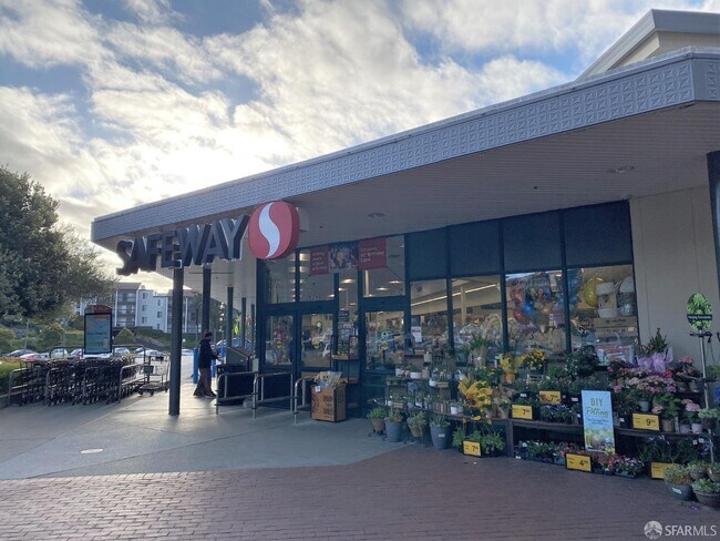 Building Photo - 5140 Diamond Heights Blvd