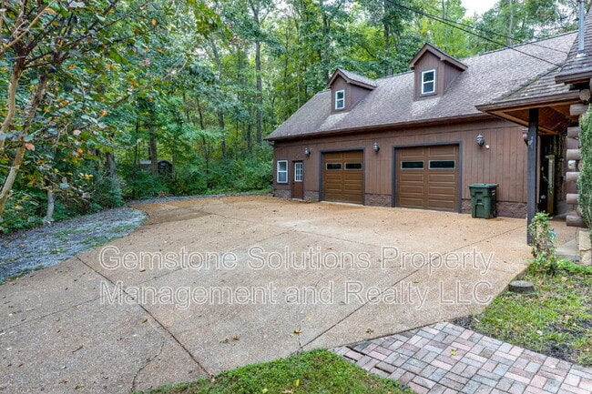 Building Photo - 6738 Quiet Ln