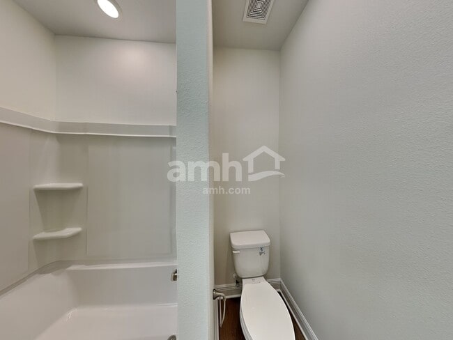 Building Photo - 1074 Heavenly Dr