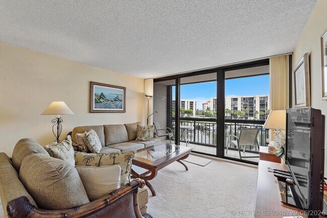 Building Photo - 2687 N Ocean Blvd