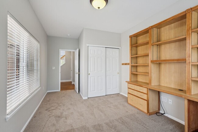 Building Photo - Fantastic 4 Bed with Office in The Farm
