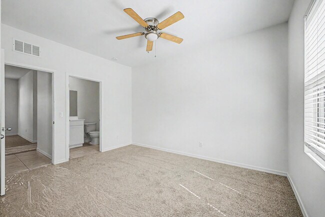 Building Photo - 35450 W Santa Clara Ave