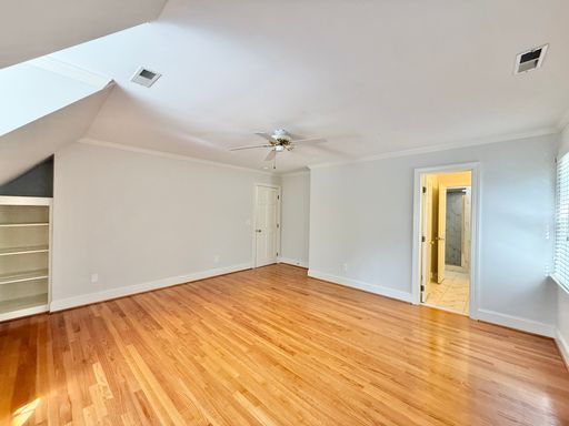 Building Photo - **OFFERING REFUNDABLE APPLICATION FEES & $250 MOVE IN PROMOTION** Incredible 5BD, 4.5BA House in ...