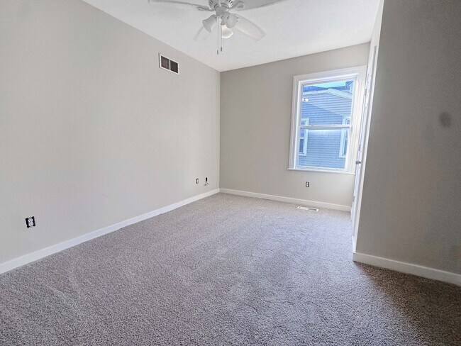 Building Photo - 309 Seward Ave NW