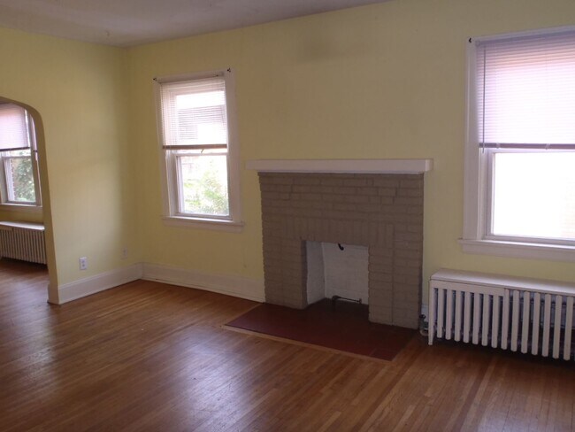 Building Photo - 319 Terrace Ave