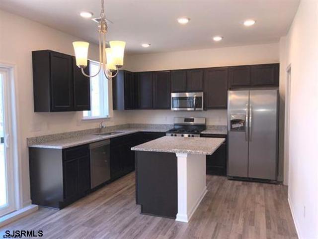 Building Photo - 2 Misty Lake Ct