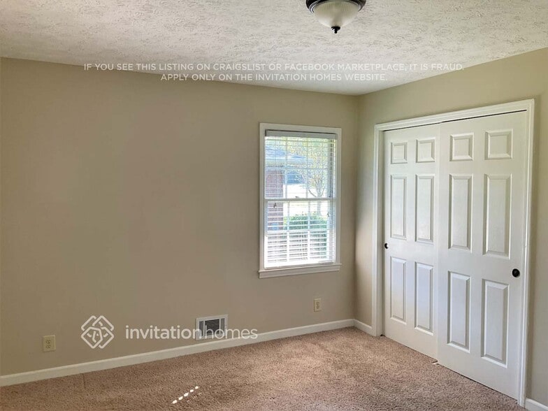 Building Photo - 2395 Springdale Dr