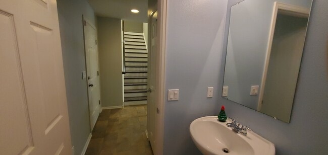 Building Photo - 5387 Laredo Ct