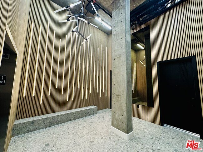 Building Photo - 1235 5th St