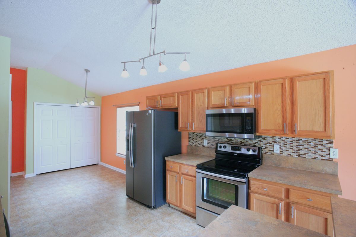 Building Photo - 8452 Stelling Dr S