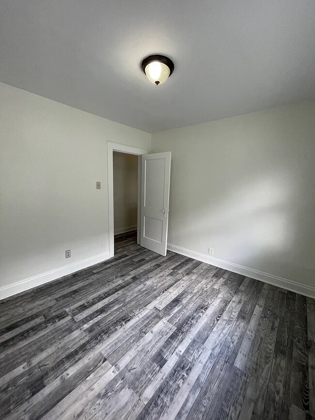 Building Photo - 1261 E 23rd Ave