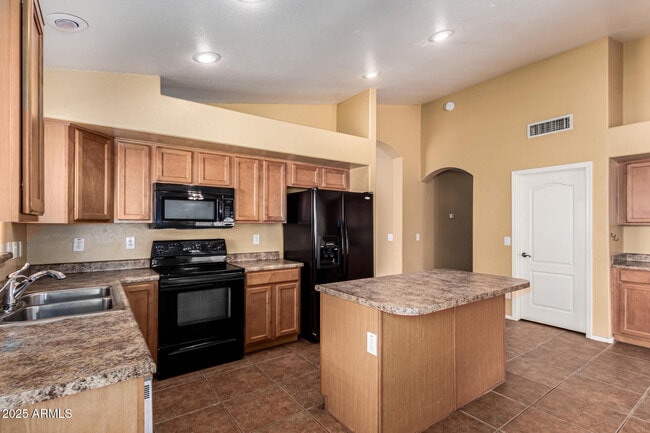 Building Photo - 29604 N Balmoral Pl