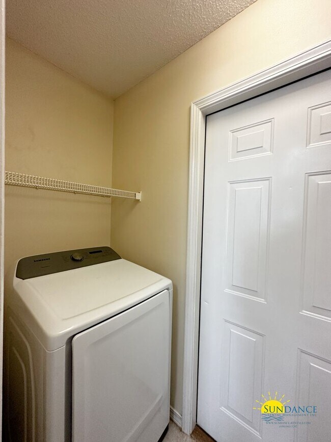 Building Photo - Adorable 3 Bedroom Home located  in Fort Walton Beach Home!