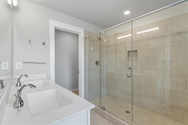 Building Photo - 2030 Main St NW