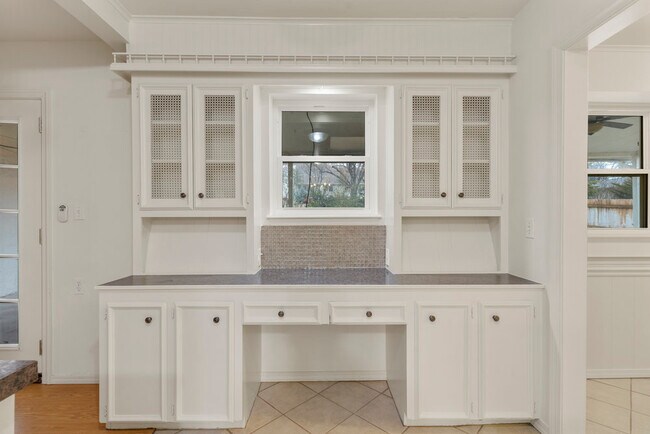 Building Photo - 6010 S 73rd East Ave