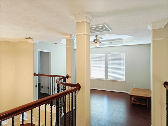 Building Photo - 26418 Creston Woods Dr