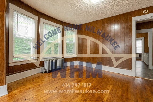 Building Photo - 2251 N 41st St