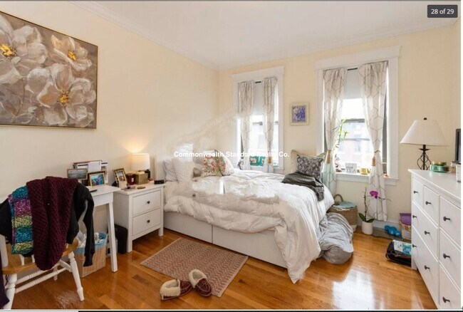 Building Photo - 27 Glenville Ave