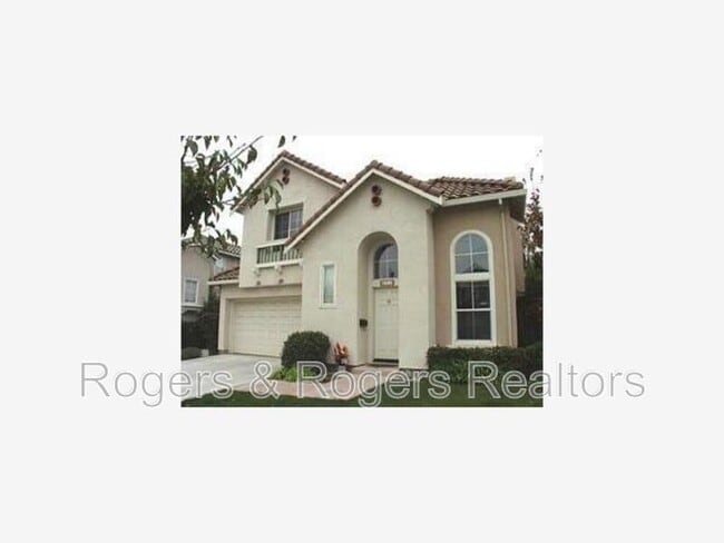 Building Photo - 213 Houghton St