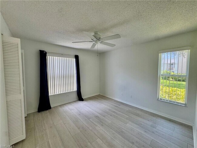 Building Photo - 661 Squire Cir