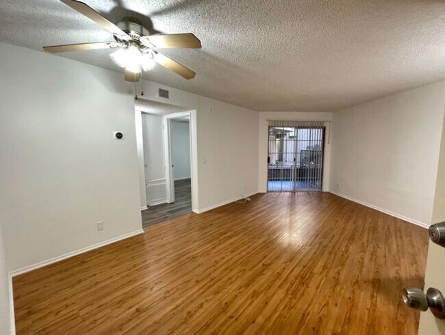 Building Photo - 5050 Klump Ave