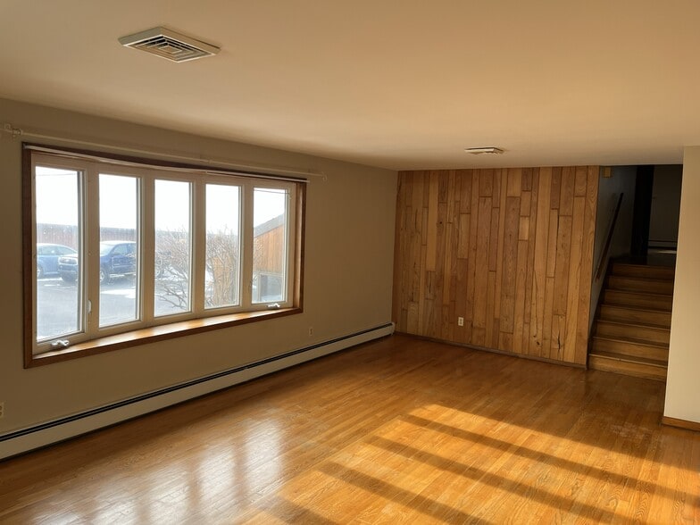 Building Photo - 2800 Mountain Rd