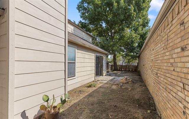 Building Photo - 2706 Bridge Lake Dr