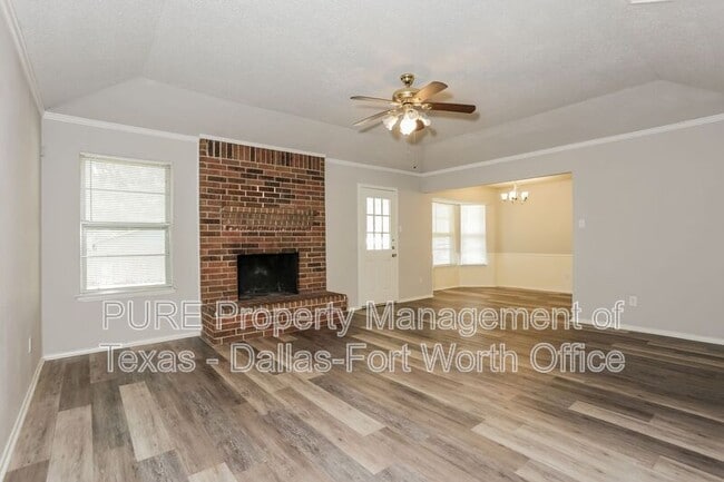 Building Photo - 7705 Red Oak St