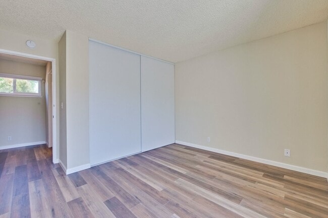 Building Photo - Reduced-Beautiful 3 bedroom 2 bath Single Family Home $4395