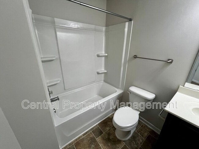 Building Photo - 43 Moorlyn Ln