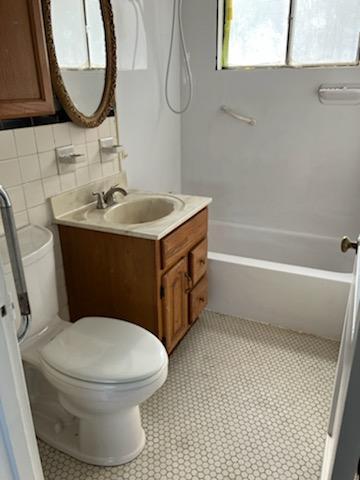 Building Photo - 4820 Bluebird Ave