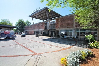 Building Photo - 659 Auburn Ave NE