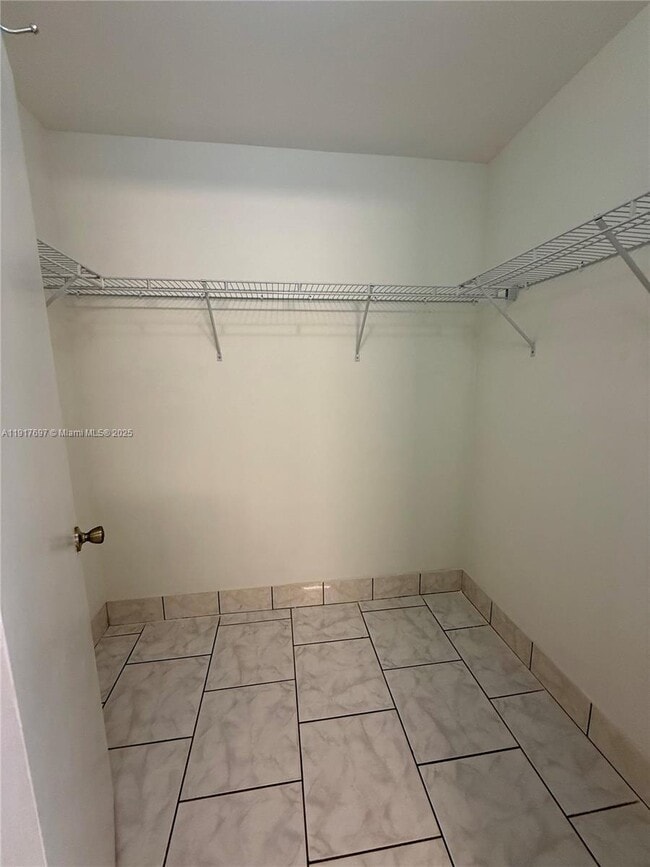 Building Photo - 1303 S Liberty Ave