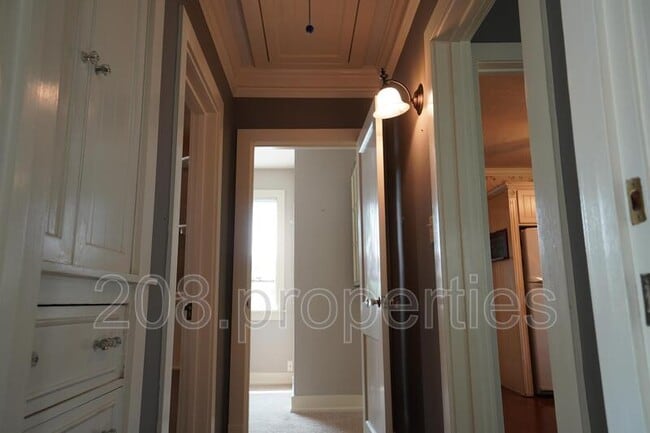 Building Photo - 2721 W Cassia St