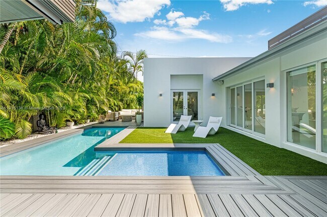 Building Photo - 475 Woodcrest Rd