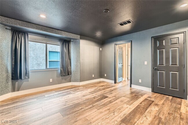 Building Photo - 11143 Pentland Downs St