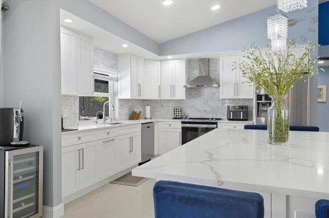 Building Photo - 10082 Harbourtown Ct