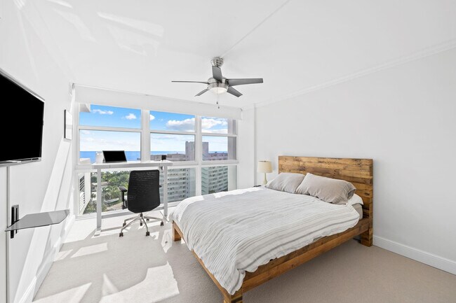 Building Photo - 2841 N Ocean Blvd