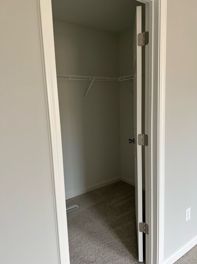 Building Photo - Spacious 3 bed 2 bath in Labadie, MO