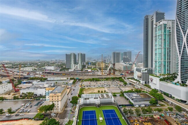 Building Photo - 851 NE 1st Ave