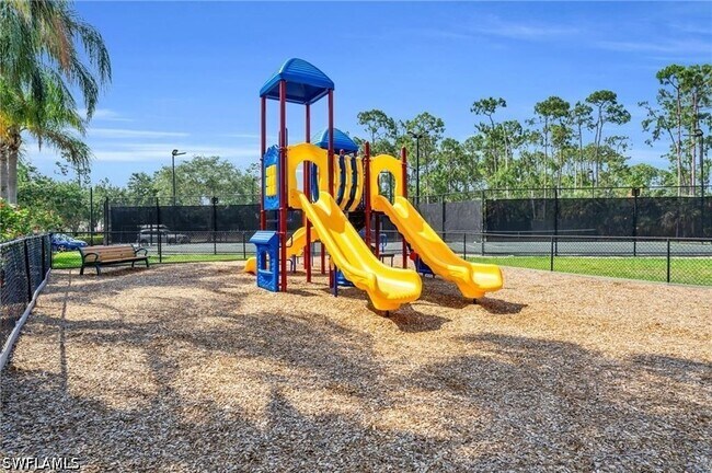 Building Photo - 4950 Deerfield Way