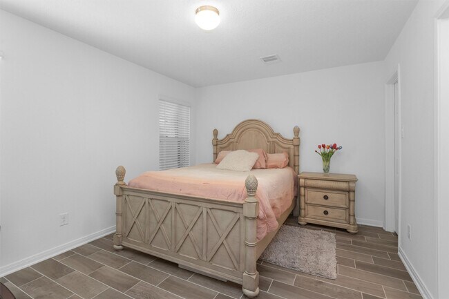 Building Photo - 5614 Grizzly Bear Wy