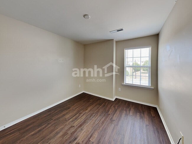 Building Photo - 253 Averasboro Dr