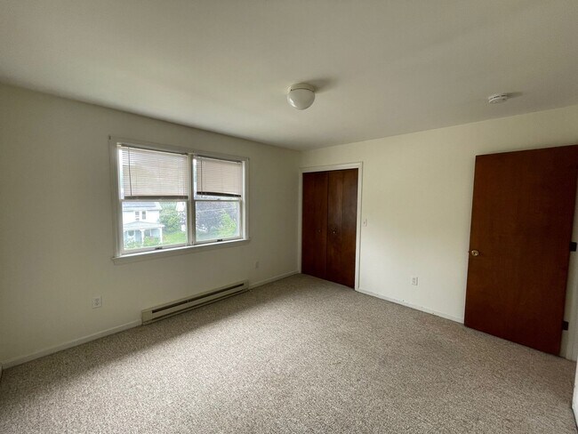 Building Photo - 550 S Hanover St