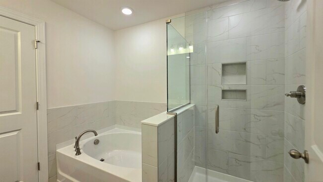 Building Photo - 670 Bolder Way
