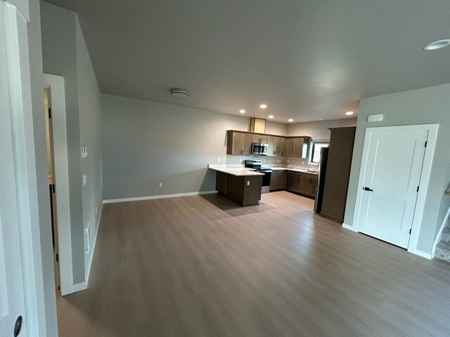 Living area - 1352 SW Obsidian Ave